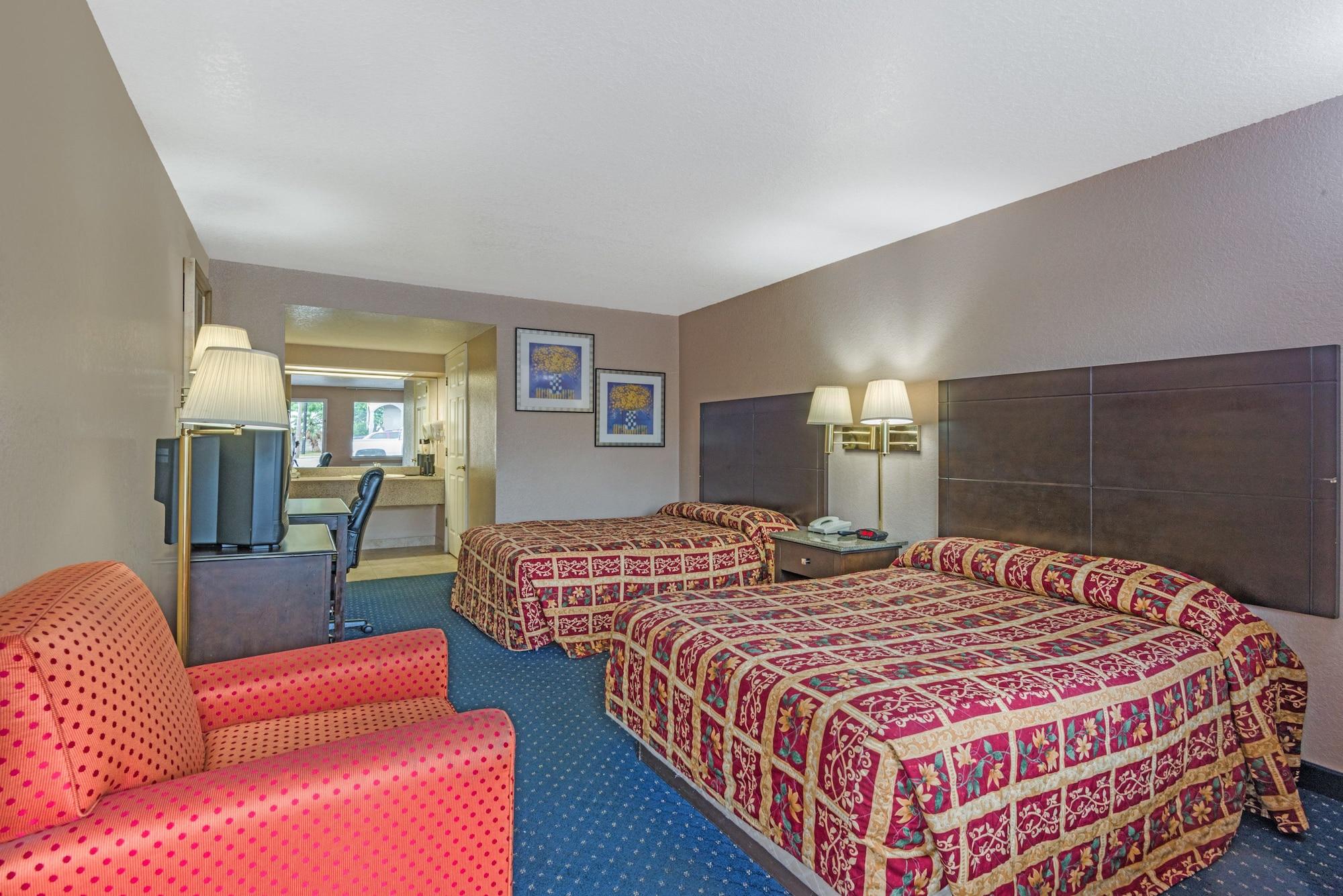 Super 8 By Wyndham San Antonio Pearl District Downtown Motel Exterior photo