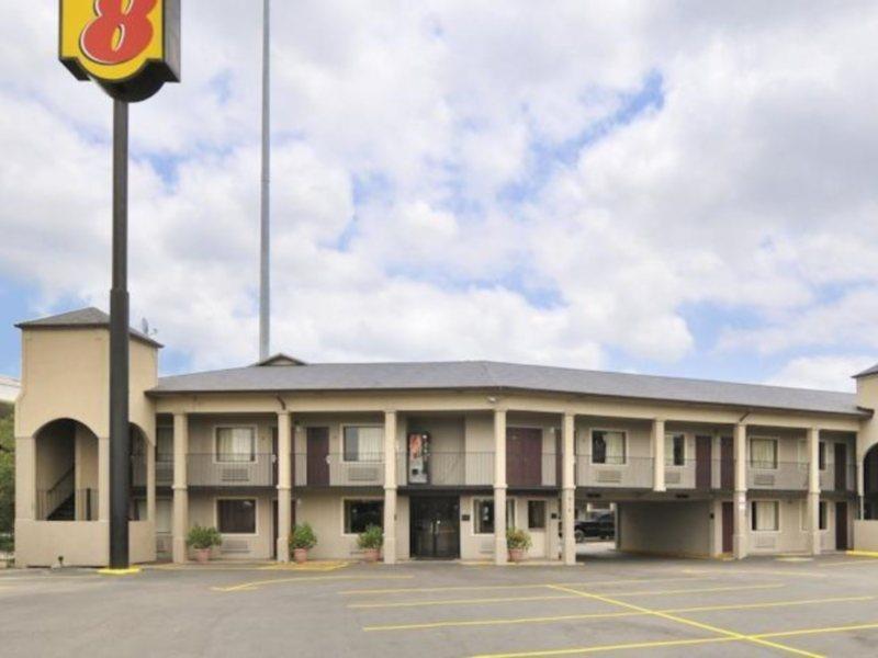 Super 8 By Wyndham San Antonio Pearl District Downtown Motel Exterior photo